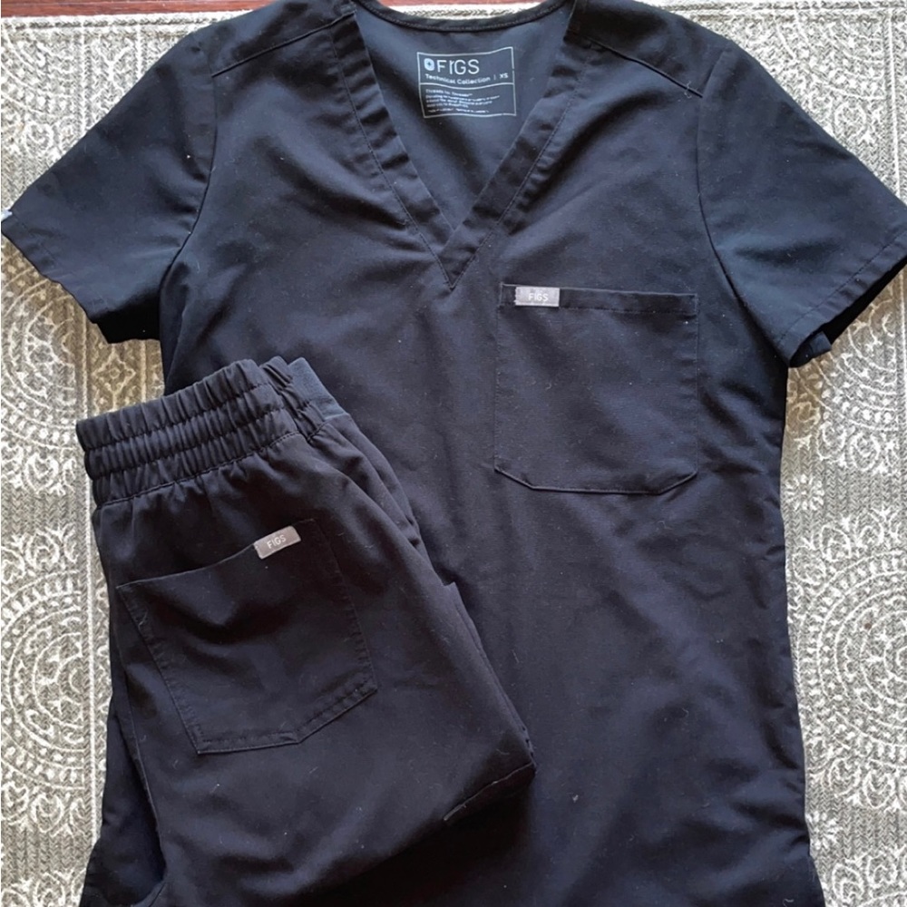 Figs Scrub Set